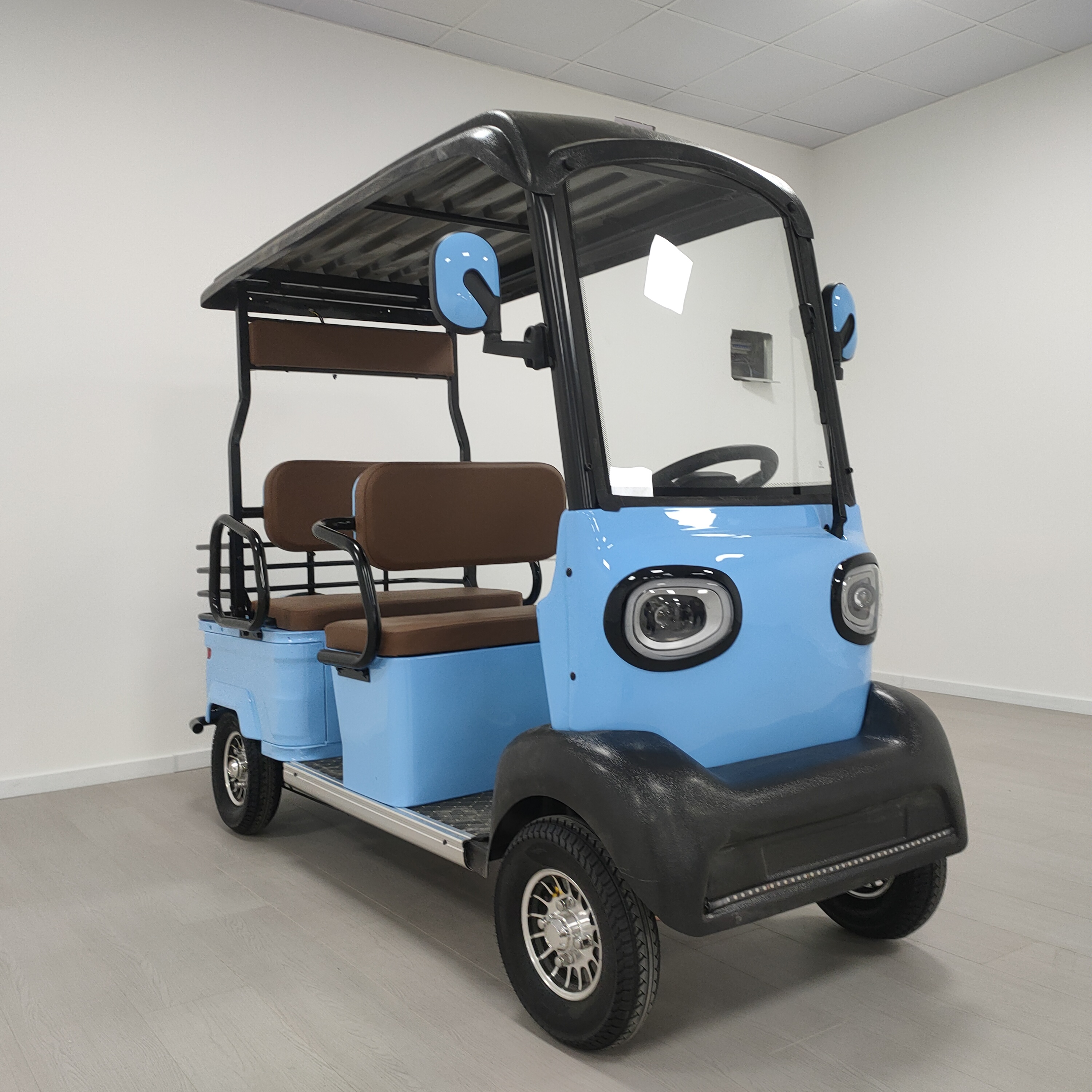 Hot Sale New Design 4-Wheel Electric Golf Cart 3-4 Passenger Transport 60V Battery 30-50km/h Outdoor Use