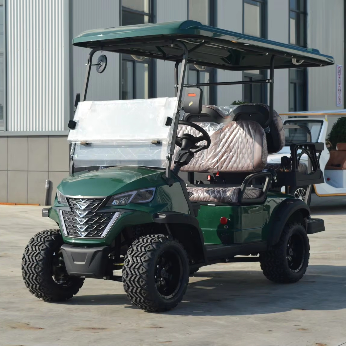 Street Legal 4 Seater Customizable Colors Electric Hunting Golf Cart with 5KW Powerful Motor for Resort Shuttle