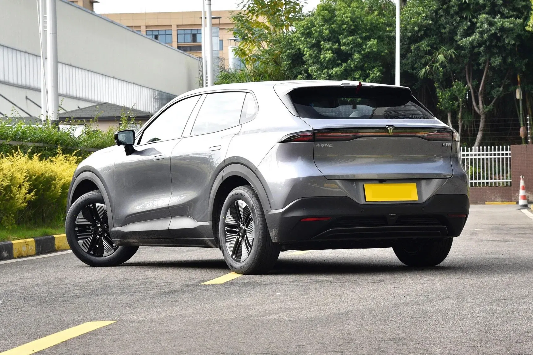 2025 Changan Shenlan Deepal S05 Fast Charging 0.25 Hours)5-Door5-Seater Pure Electric Car EV New Energy SUV Electric Vehicle