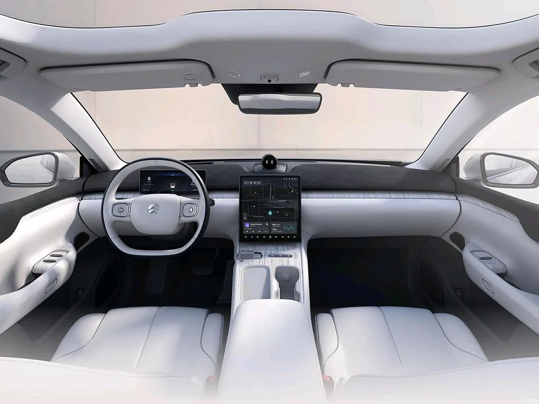 Nio Et7 EV Luxury Sedan Ride Comfort Hot Sale 675km Electric Vehicle