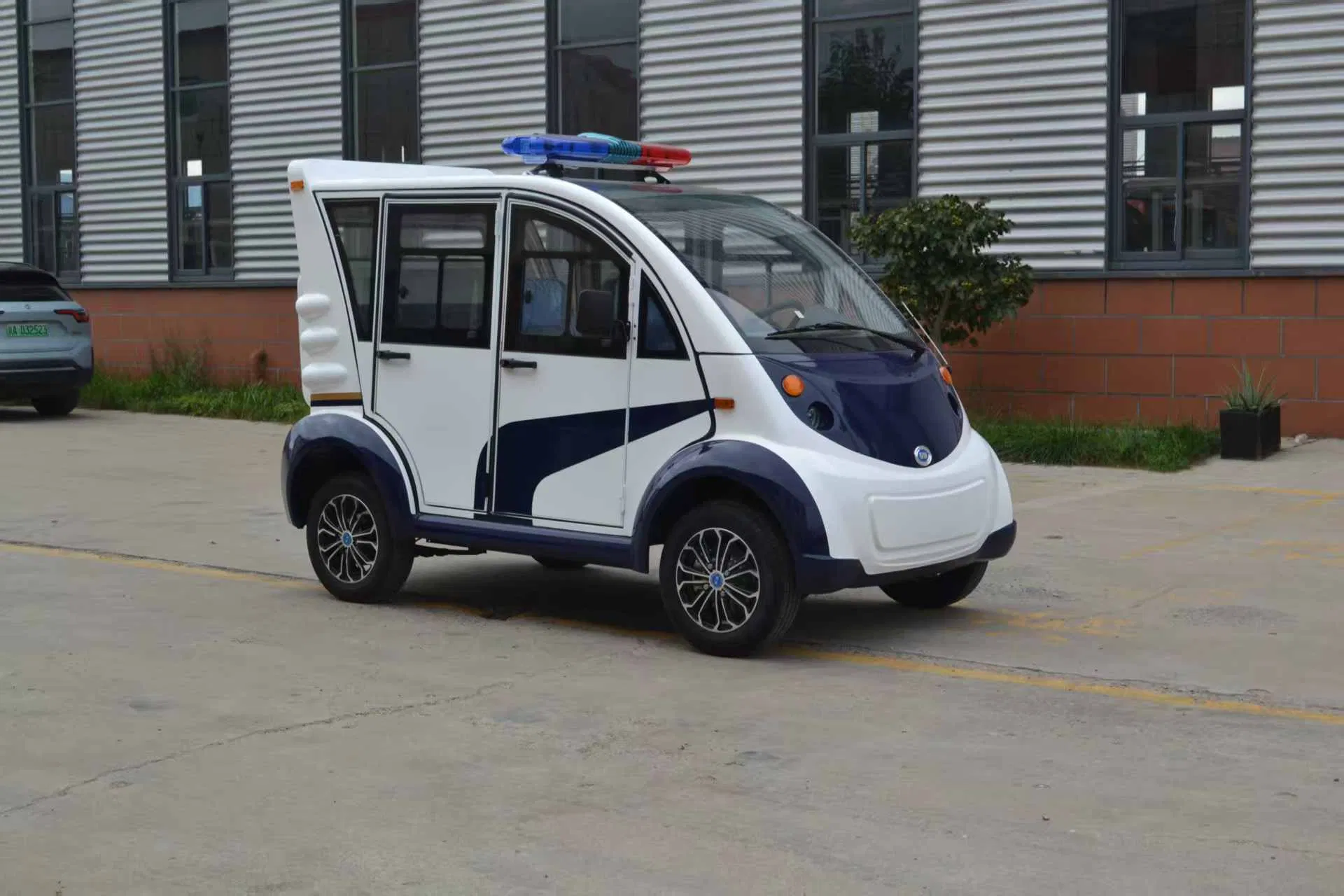 Electric Patrol Vehicle Quiet 80km Range for Neighborhood Watch