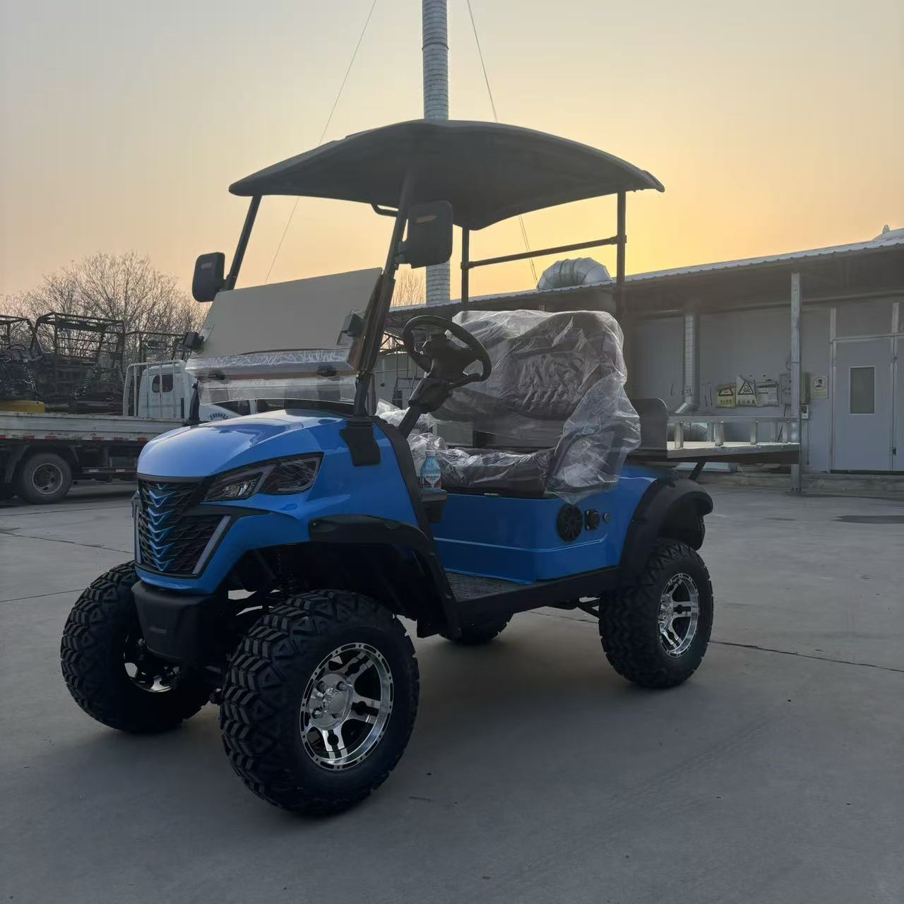 MMC Road Street Legal 4WD 48V/60V/72V Lithium Battery 2 Seater 30-50Km/h 70-90km CE Certified 12 Month Warranty Golf Cart