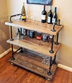 Wooden Star Hotel Movable Round Wine Trolley Rolling 2 Tier Cart Rack Bar Service Storage Cart for Hotel and Restaurant