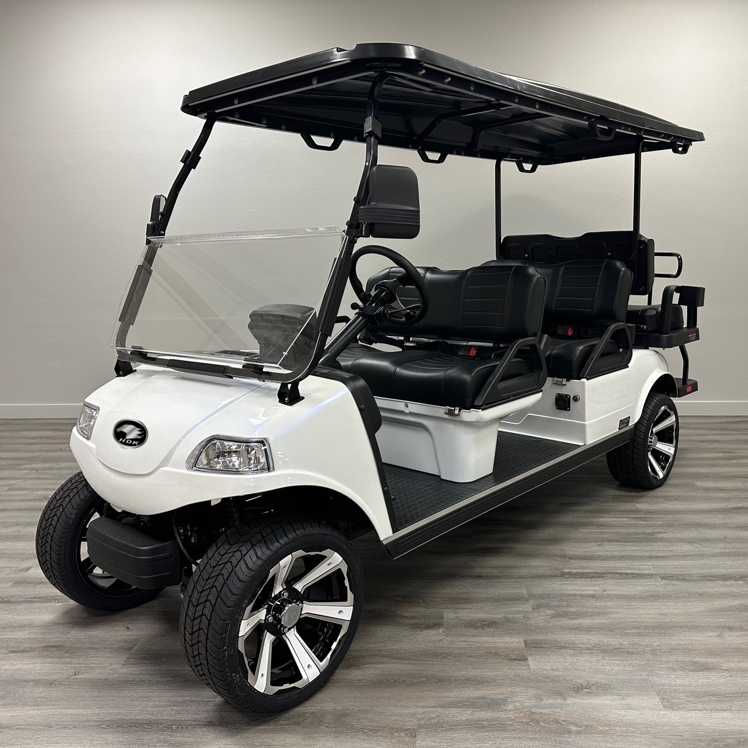 HDK Carrier 6 Lithium Electric Golf Cart 6 Passenger Smooth Ride for Property and Resort Service