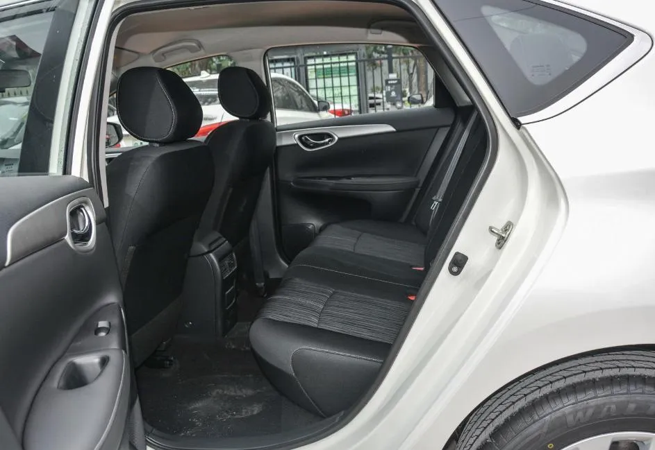 Eco-Friendly Sylphy Electric Vehicle with Advanced Hybrid Technology