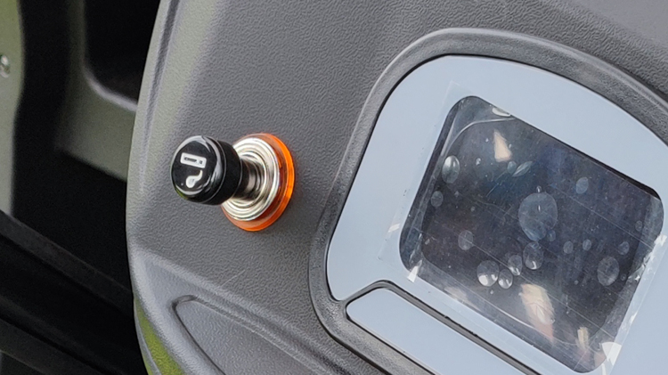 12V Plug