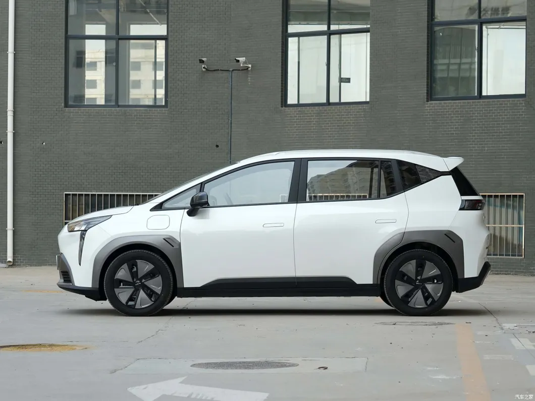 Amazing Price Rhd Charging Car Aion Y Fully Electric Vehicle with Ecc
