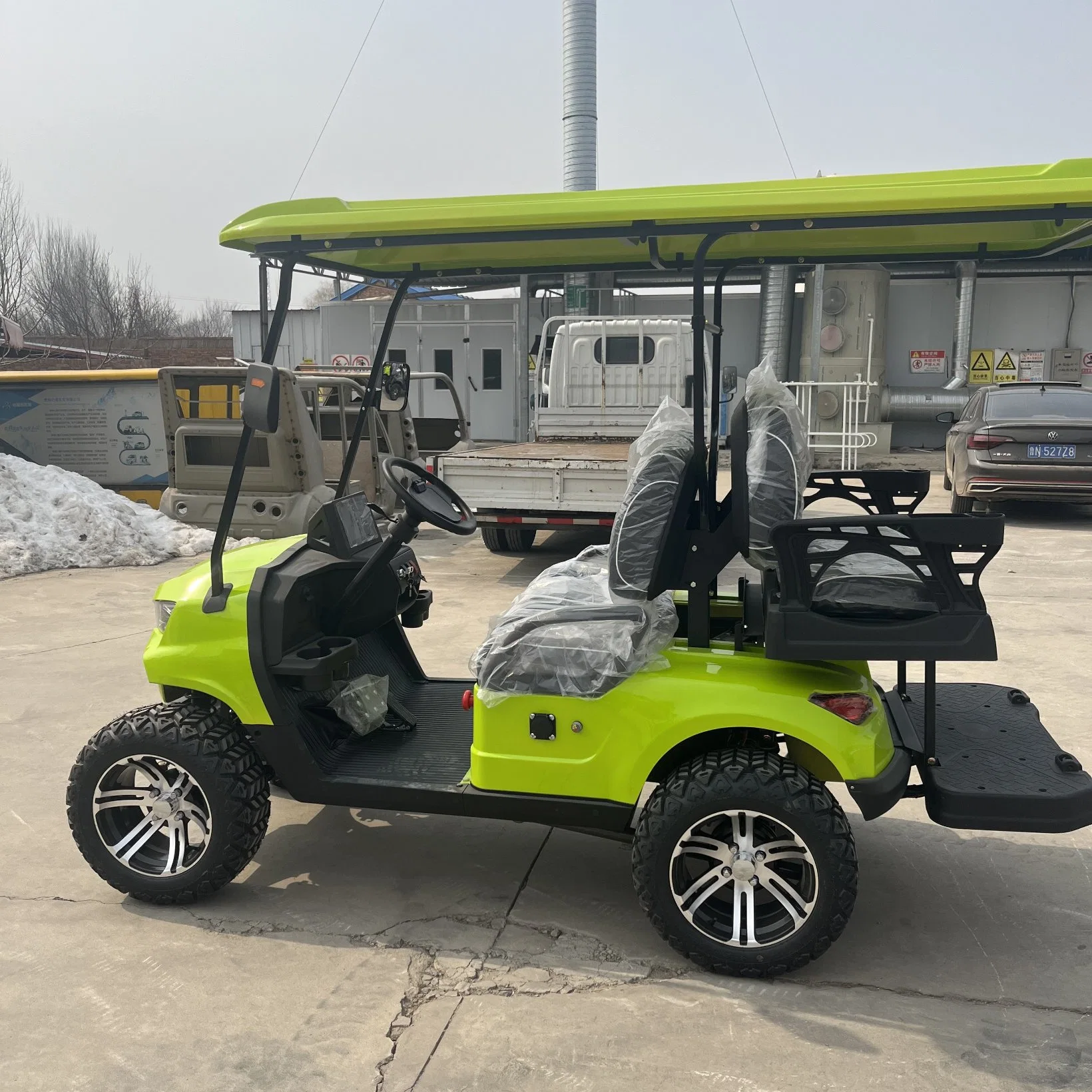 2024 New Power Battery 4 Person Electric off-Road Golf Cart 4 Wheel Club Car 4/5kw Solar Panels Powered Golf Carts for Adult