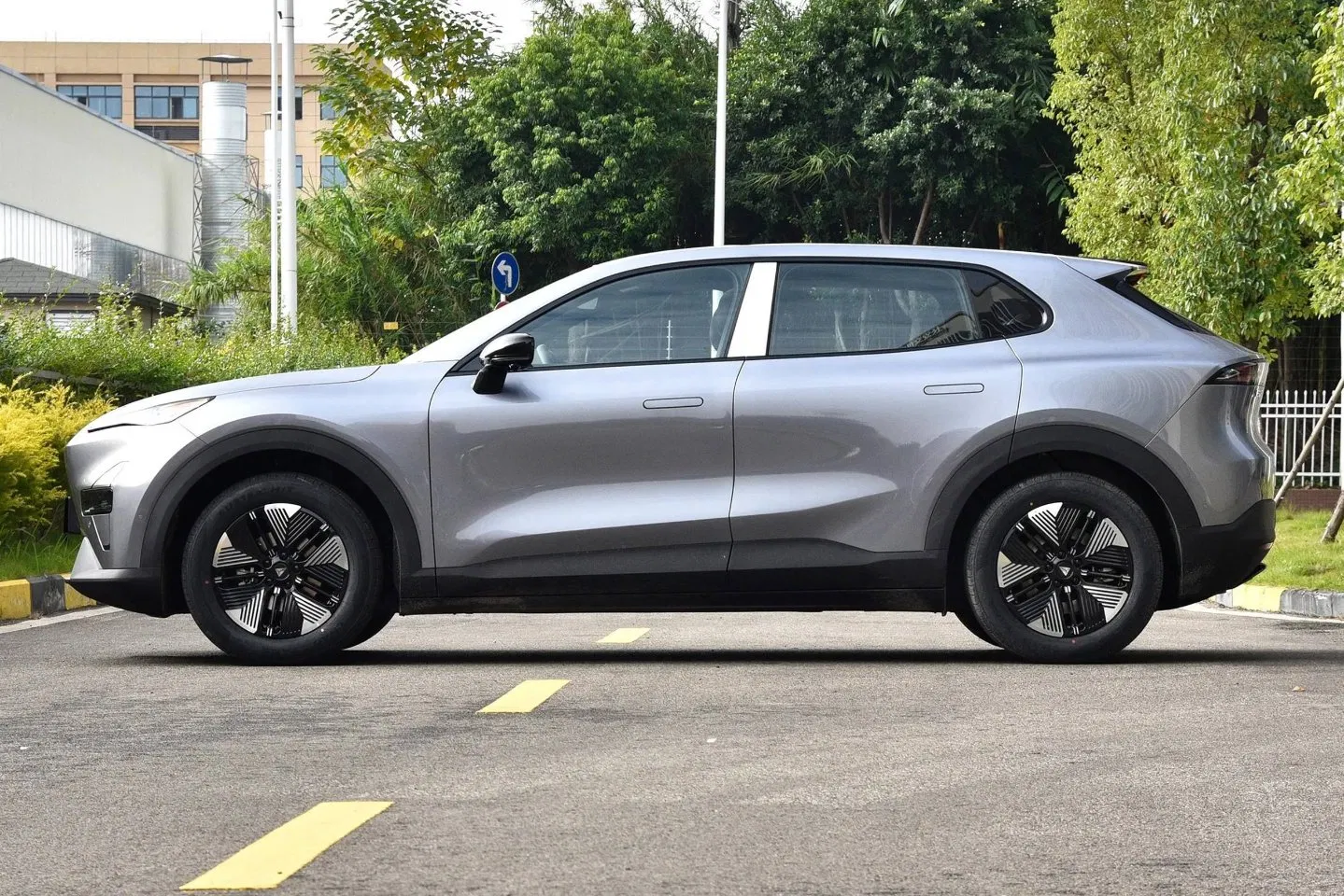 2025 Changan Shenlan Deepal S05 Fast Charging 0.25 Hours)5-Door5-Seater Pure Electric Car EV New Energy SUV Electric Vehicle