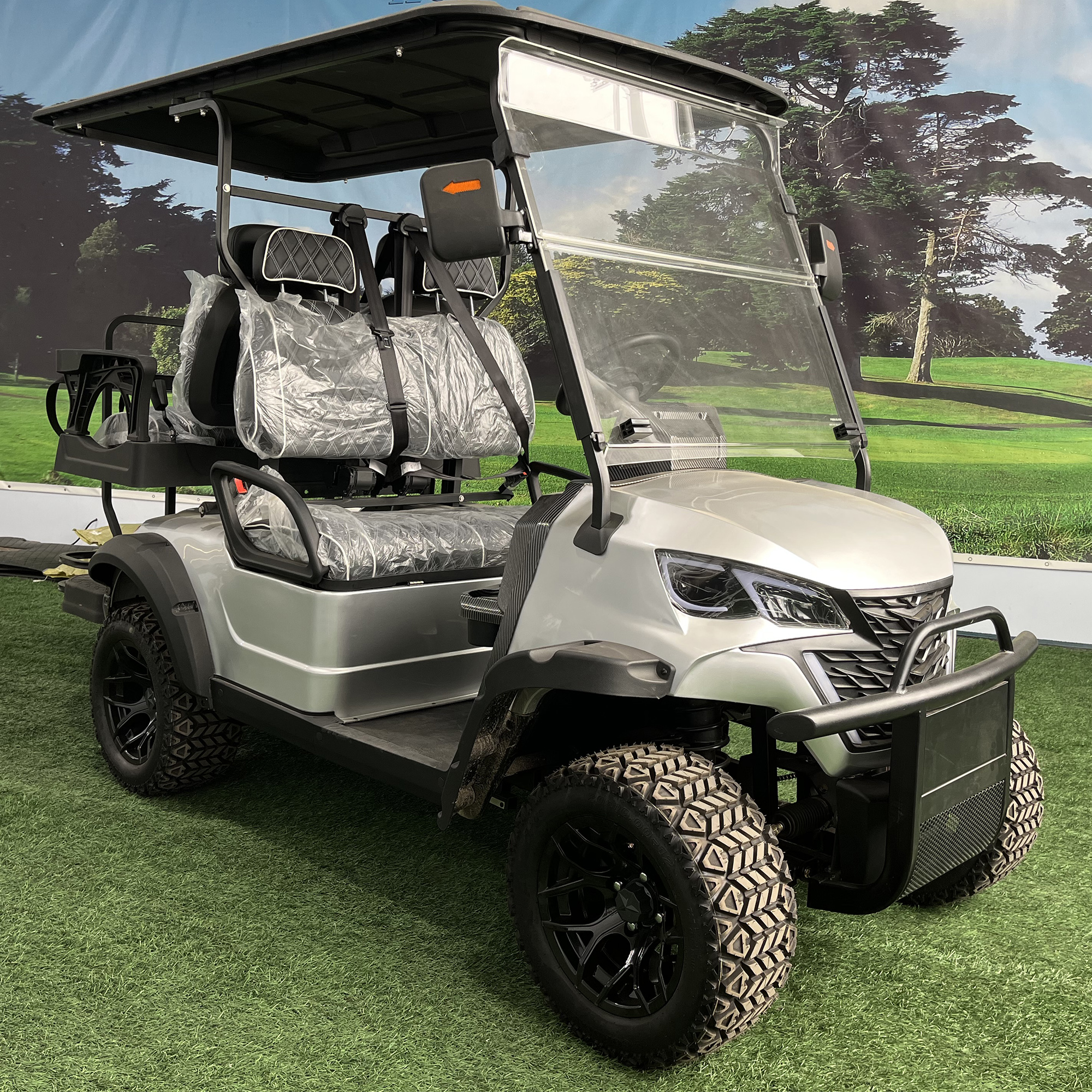 SEEWORLD Wholesale Electric Golf Carts &amp; Side-by-Side UTVs with 4x4 Lithium Battery and 4KW AC Motor for Off-Road Adventure