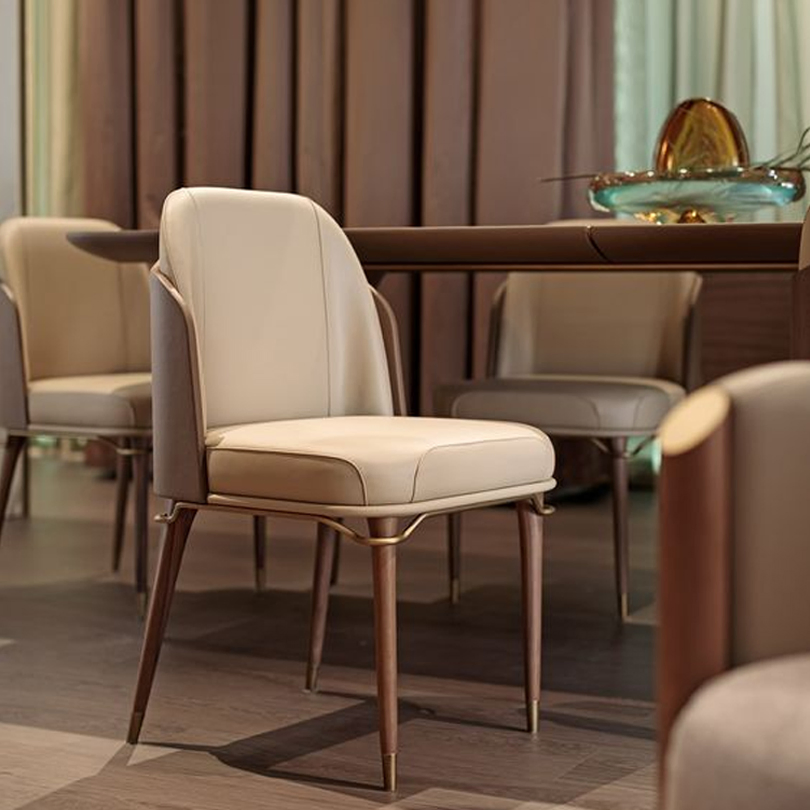 Móveis de Jantar para Villa Personalizada, Cadeiras de Jantar Estofadas em Couro Moderno com Pernas de Metal Luxuosas