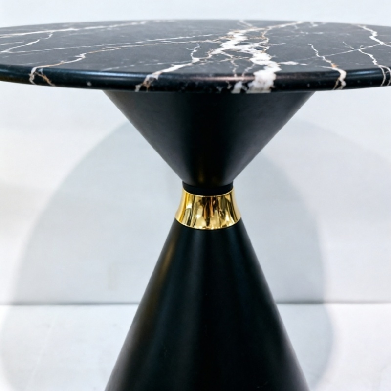Mesa de Jantar Redonda Moderna Base Pedestal Tampo de Pedra Sinterizada Acento Dourado Mesa de Cozinha Interna