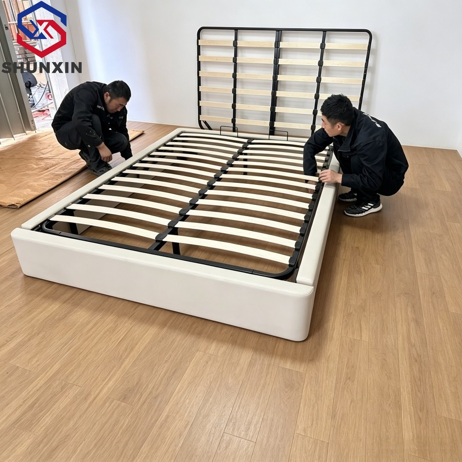 Cama de Plataforma Estofada com Armazenamento Grande e Levantamento Hidráulico