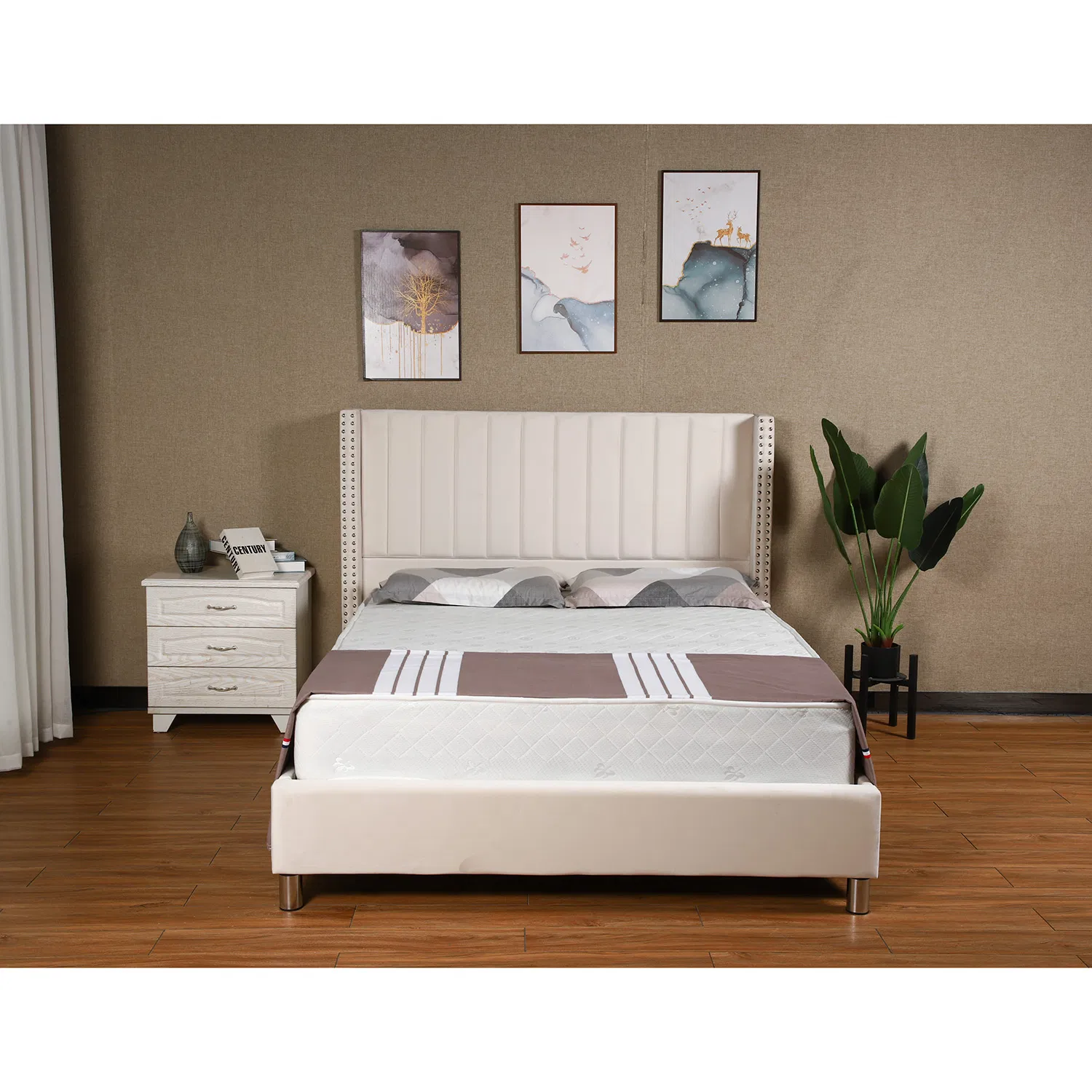 Cama Plataforma Estofada Tamanho Queen com Cabeceira e Pés