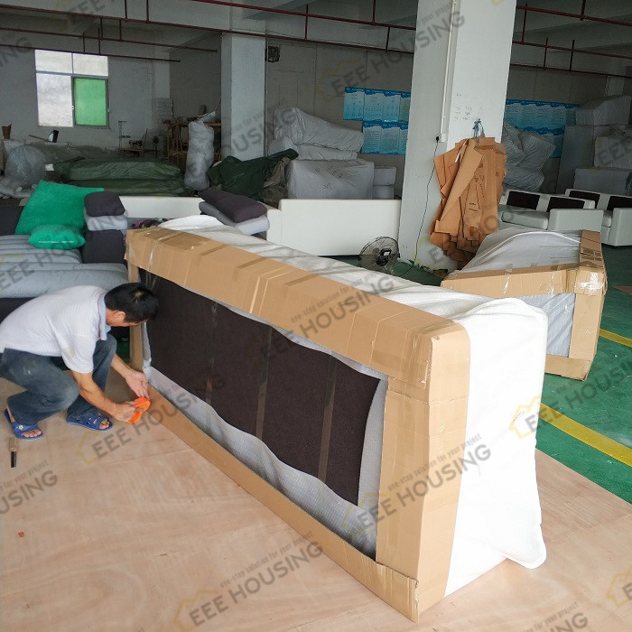 China Factory Supply Chesterfield High End Design Modern Luxury Living Room 3 Seater Faux Leather Sofa Couch Furniture