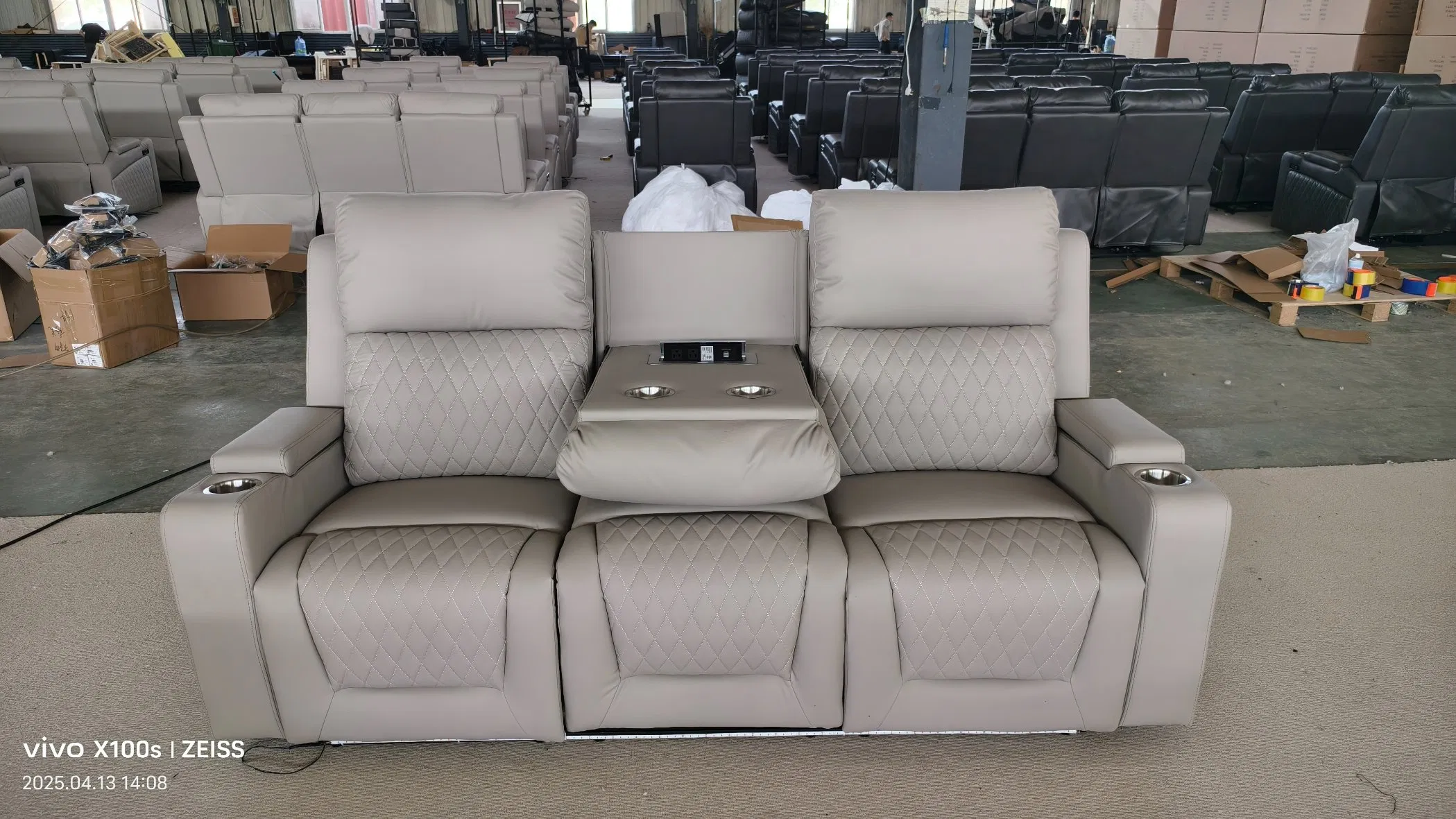 Multi-Functinal Power Reclining Sofa with LED Lamp /Storage Box /Wireless Bluetooth Speaker /Wireless Charger