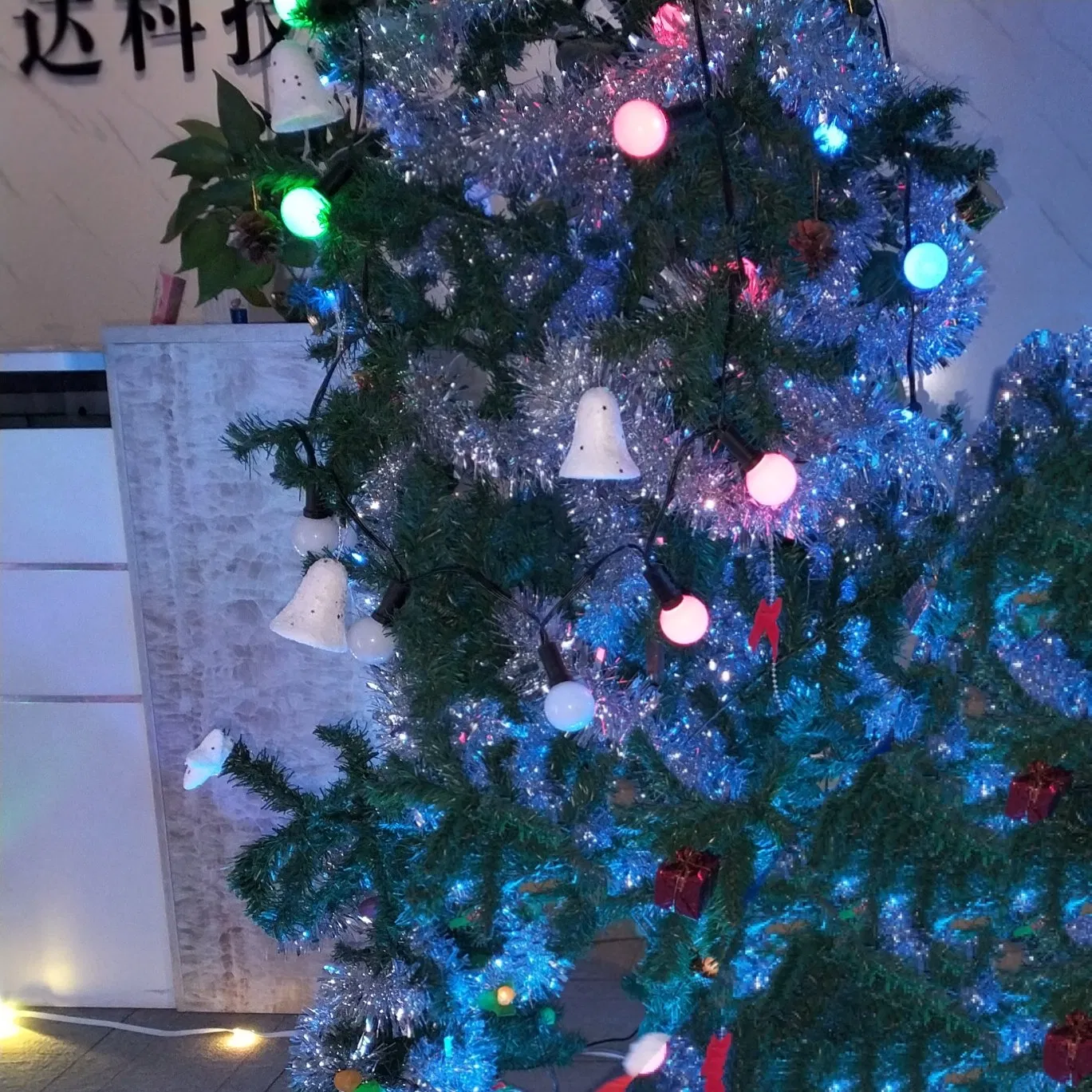 G40 Luzes Decorativas de Natal LED IP44 Luzes de Cordão RGB LED Pixel à Prova d'Água com Controle Remoto, Alimentadas por Bateria, para Uso Interno e Externo