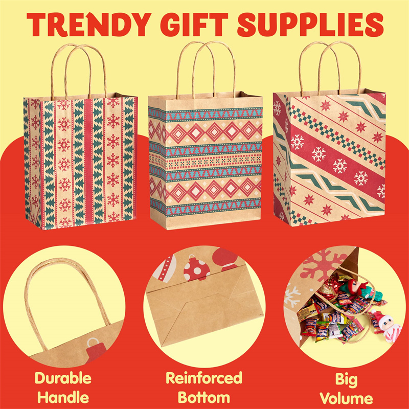 Bolsas de presente de papel de Natal feitas à mão coloridas com ornamentos de Papai Noel para decoração de varanda