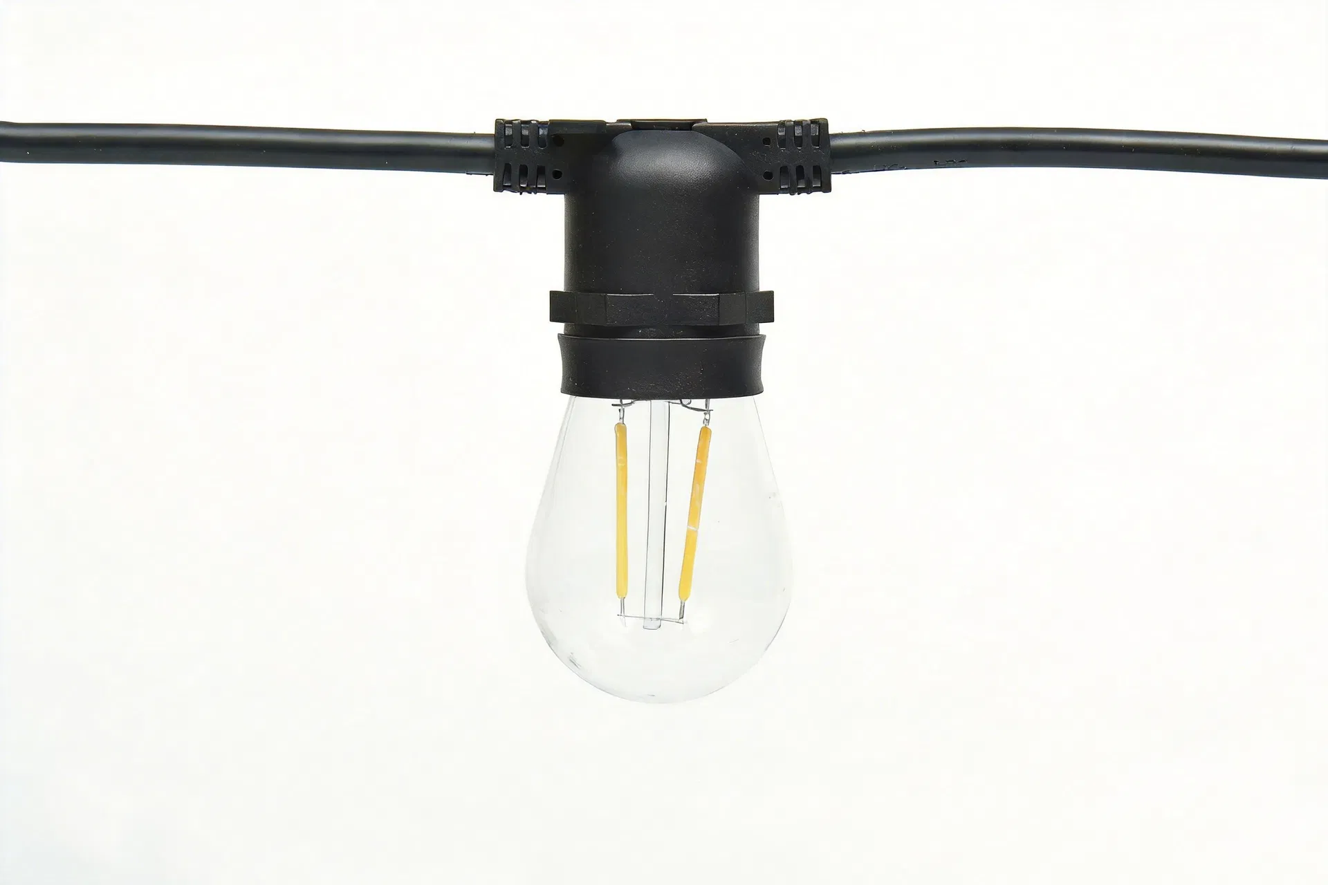 Luz de Cordão LED para Exterior de Alta Resistência e Grau Comercial com Lâmpadas Vintage Shatterproof Edison