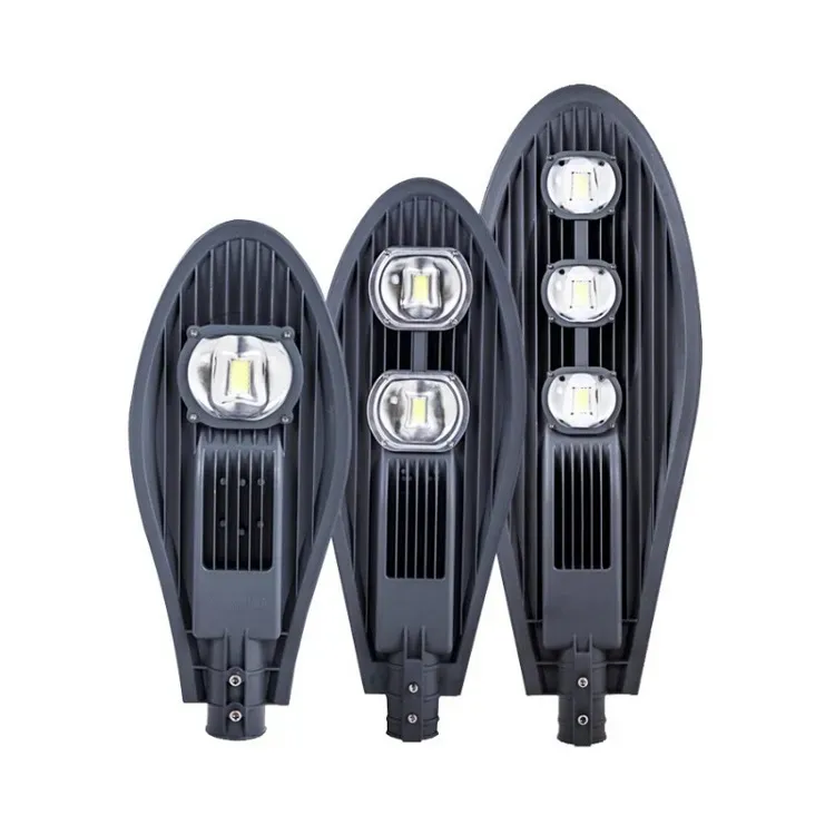 Iluminação Externa: Ilumine Seu Caminho com Luzes de Rua LED Solares