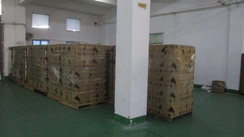Productos terminados de higiene desechable listos para distribución Kaha Health