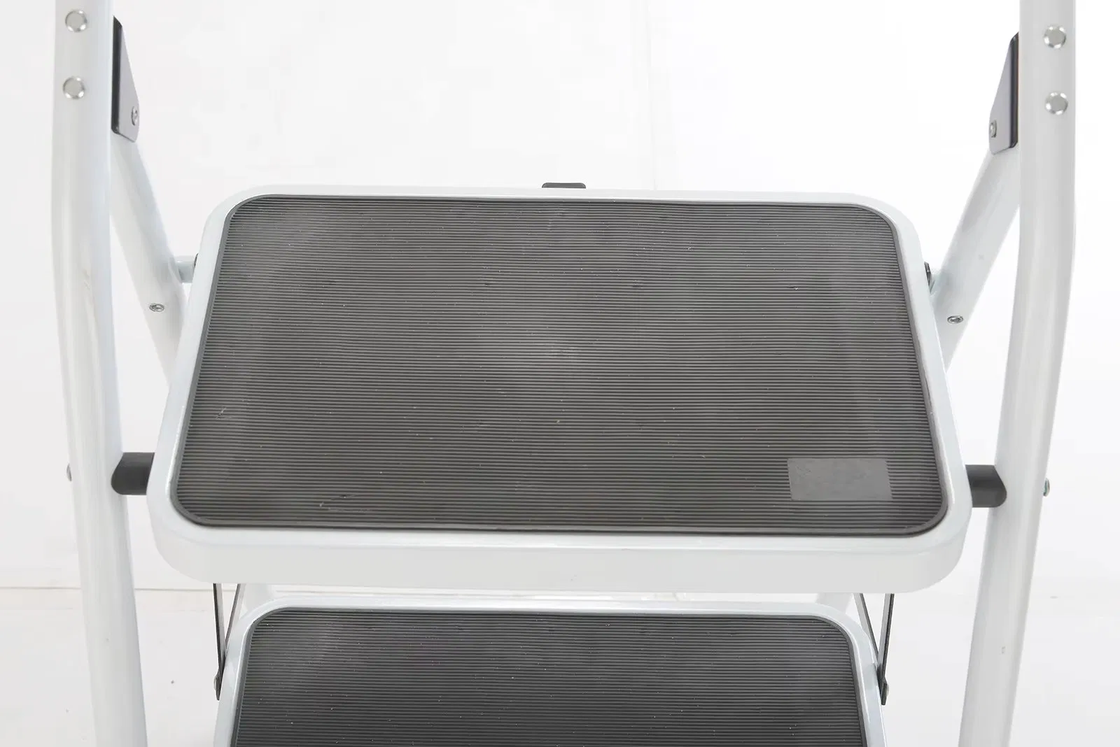 En14183 Cocina de Acero Estándar 2 Escalera de Pasos para Uso en el Hogar con una Alfombrilla de PP y Agarre de Esponja en el Mango