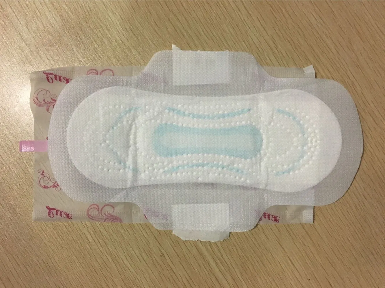 100% Toalla Sanitaria de Algodón Orgánico para la Menstruación Higiene Femenina para Mujeres Japón Suave Blanca OEM