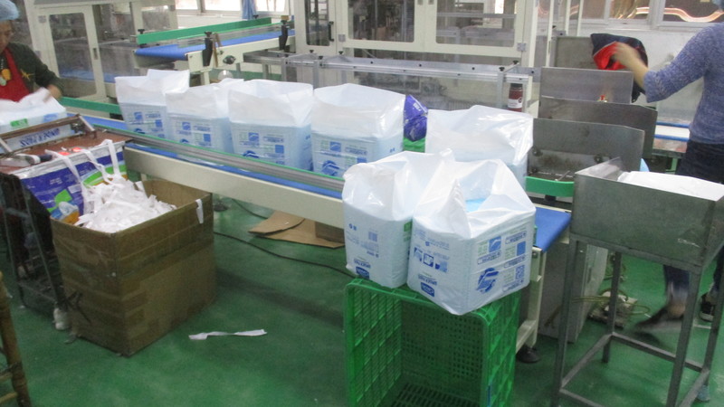 Proceso de empaque de productos de higiene desechable Kaha Health
