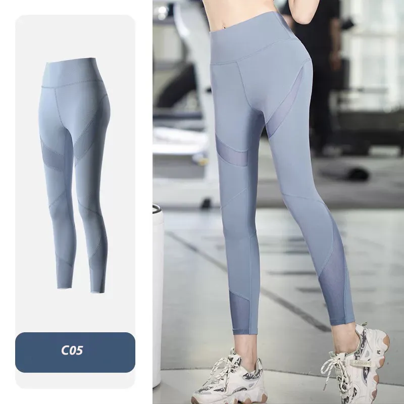 Mallas ajustadas moradas elásticas con inserciones de malla transparentes para entrenamiento, mallas de yoga para mujeres, personalización de logotipo de fábrica, pantalones de yoga que levantan el trasero, ropa deportiva de fitness