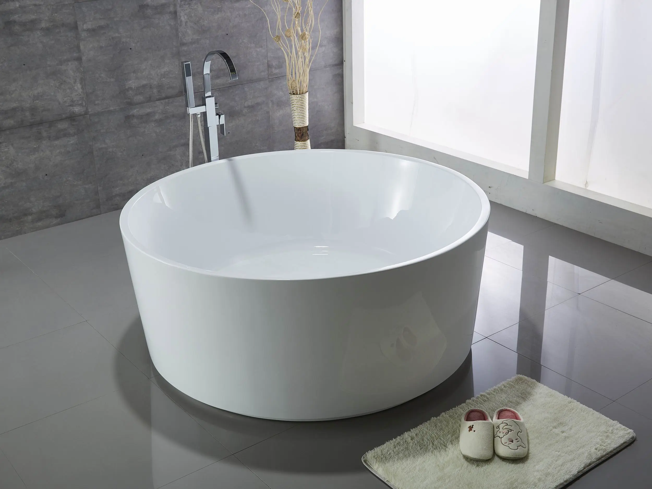 Hotel Freestanding Round Soaking Bathtub