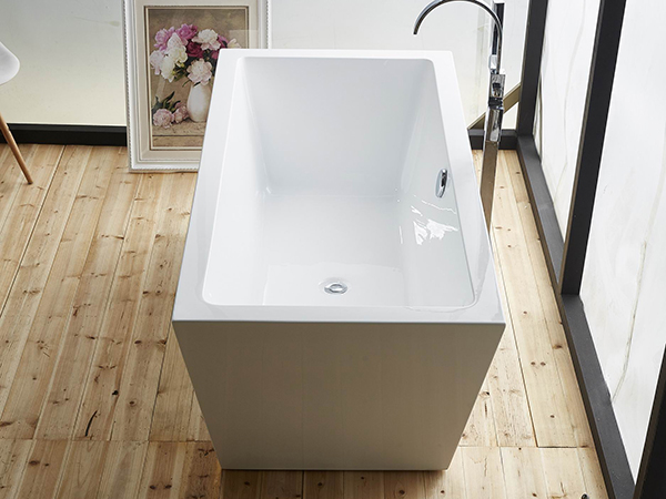 Freestanding Bathtub Design View 2