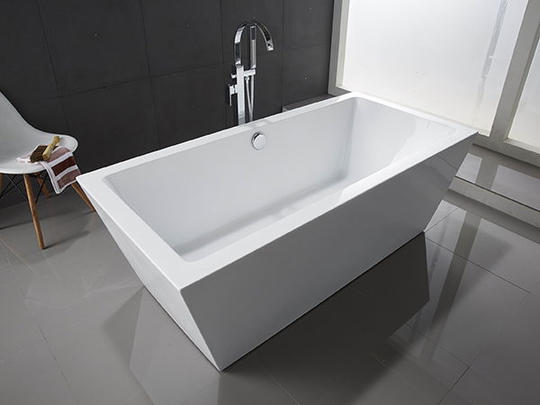 Freestanding Bathtub Design View 3