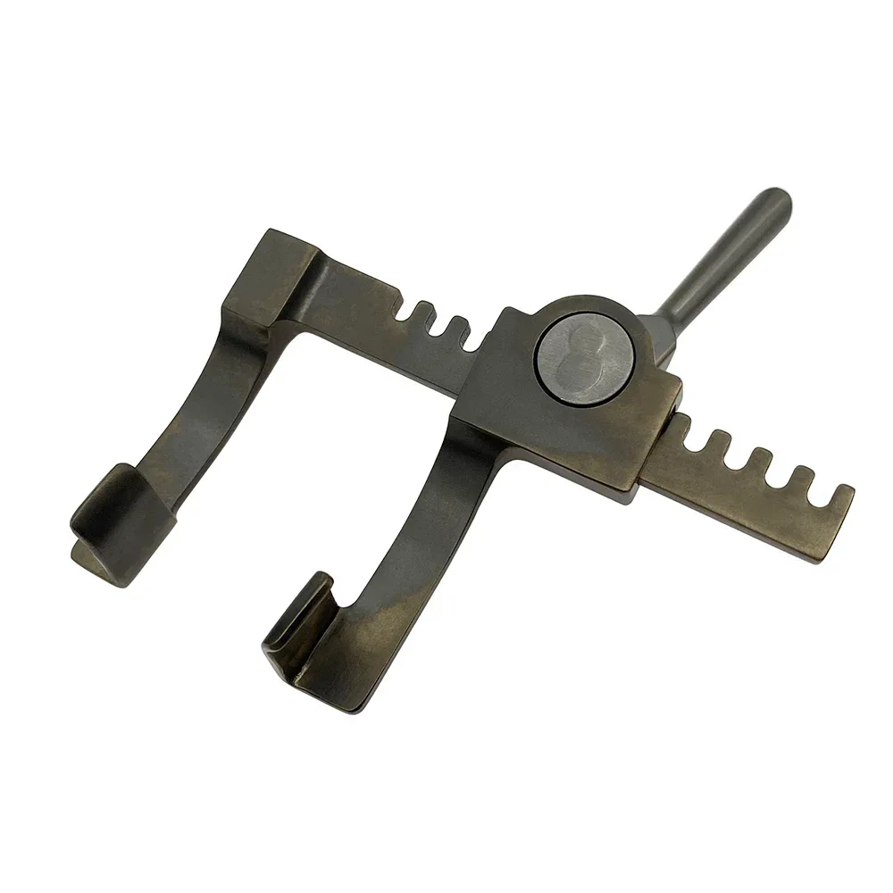 Manual Distractor Side View