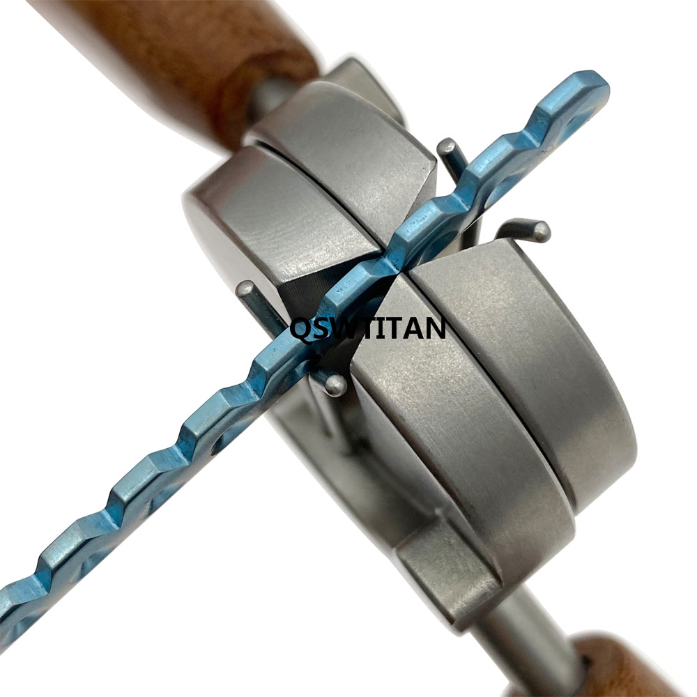 Reconstruction Plate Cutter of Maxillofacial Surgical Instrument Plate Cutter Orthopedic Instrument Autoclaveable