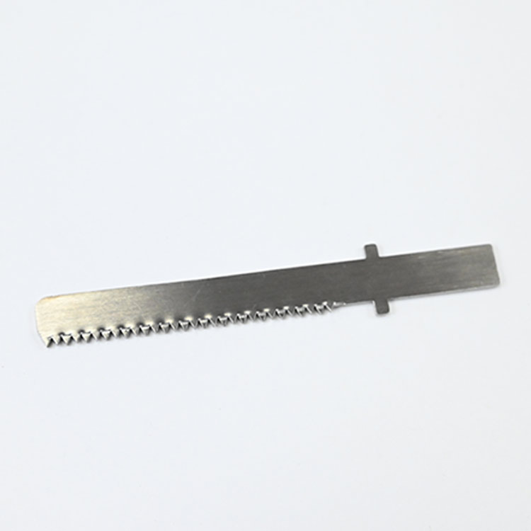 HOT SALE Reciprocating Sternum Saw Blade Orthopedic Surgical Instrument Saw Blade CE & ISO Approved 1pcs