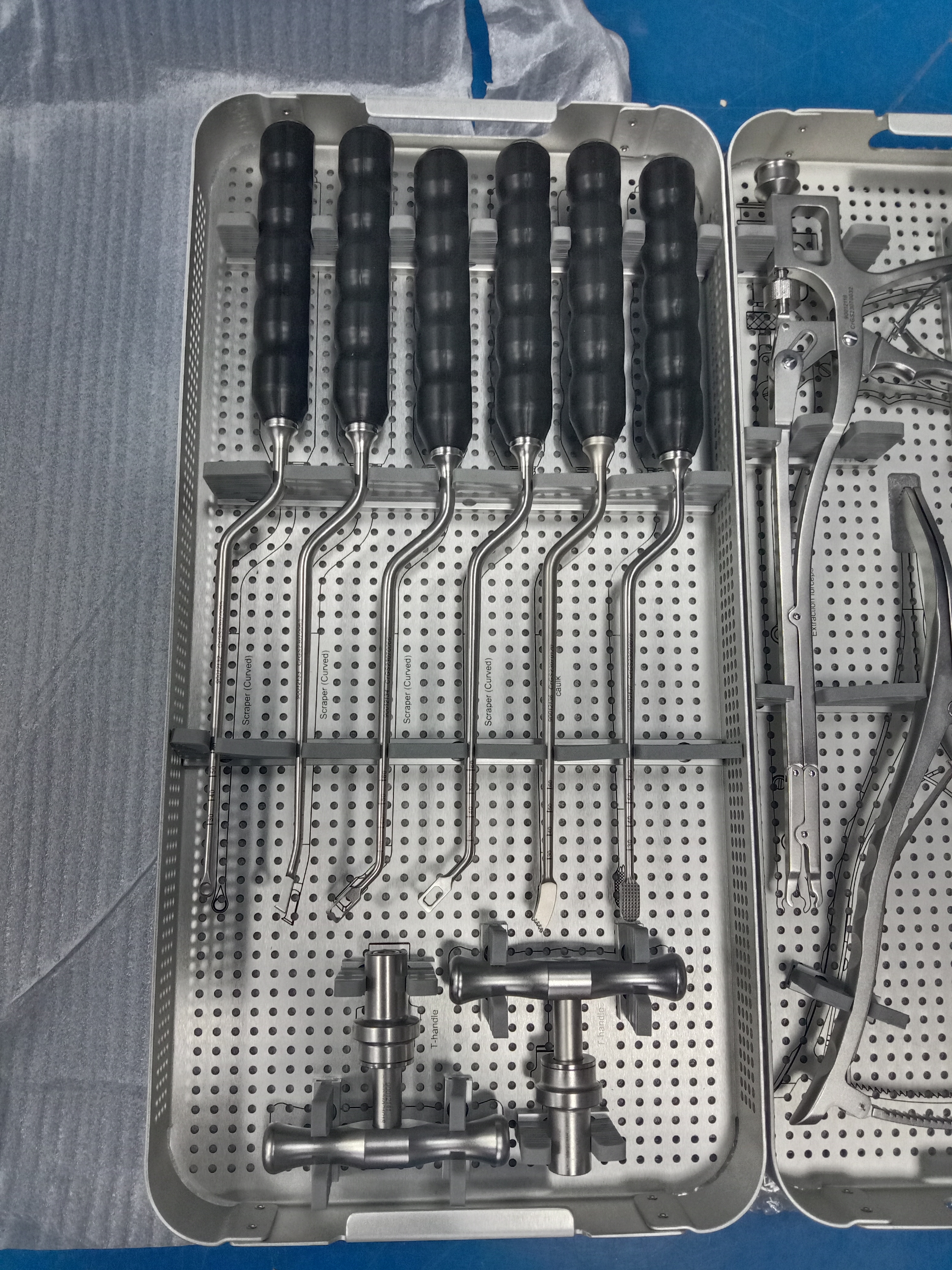 Custom-Made Surgical Medical Orthopedic Titanium Instrument Set Spinal Peek Cervical Implant TLIF Cage Bullet PLIF Electric