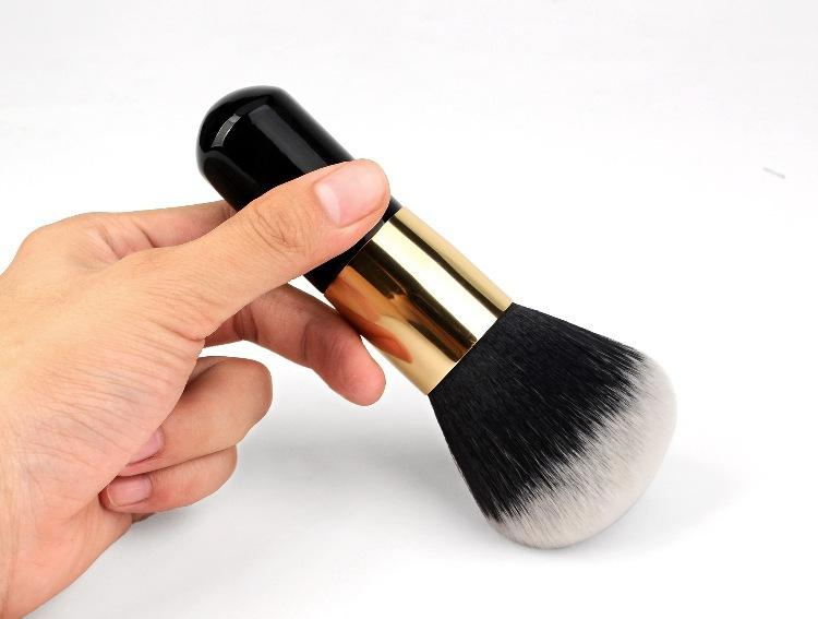 Luxurious Large, Soft Vegan Kabuki Brush Set Multi-Functional Powder Brushes Black