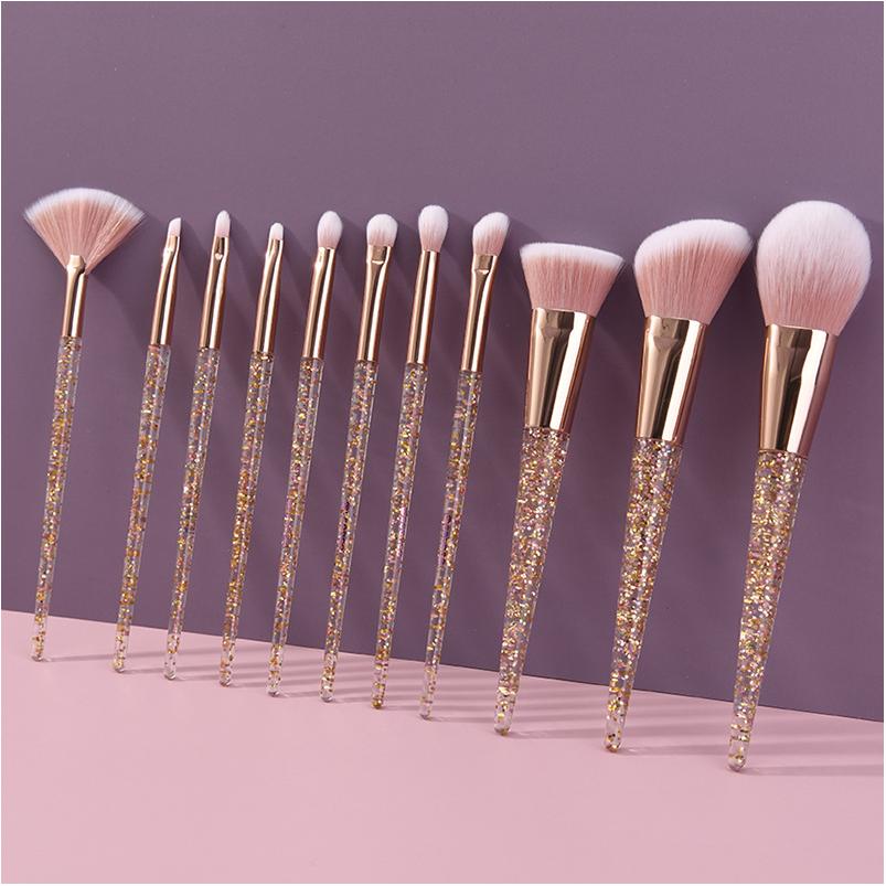 2024 New Arrival Makeup Brush Set with Popular Fan Style Eco-Friendly Soft Wooden Handle Wholesale Clearance Sale Face Use