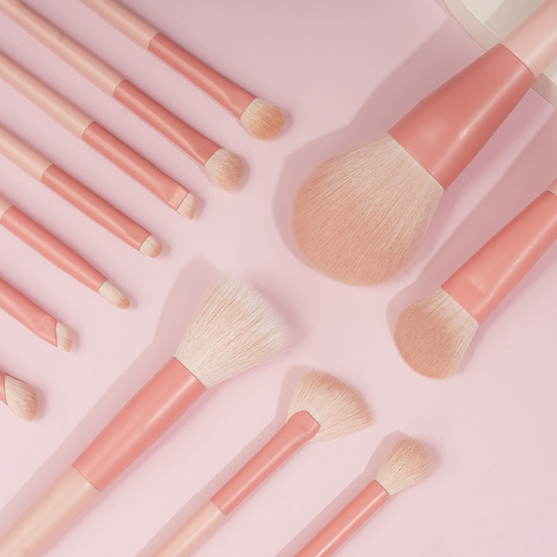 Wholesale Vegan &amp; Cruelty-Free 12 Pcs Makeup Brush Set Solid Wood Handle Matte Pink High-density No Shedding For Beauty Salon