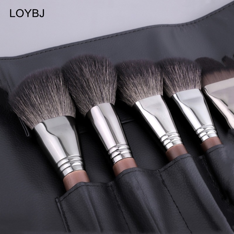 Private Label Natural Goat Hair Professional Makeup Brush Set 14/24/26/28pcs Wood Handle Face Concealer Kit