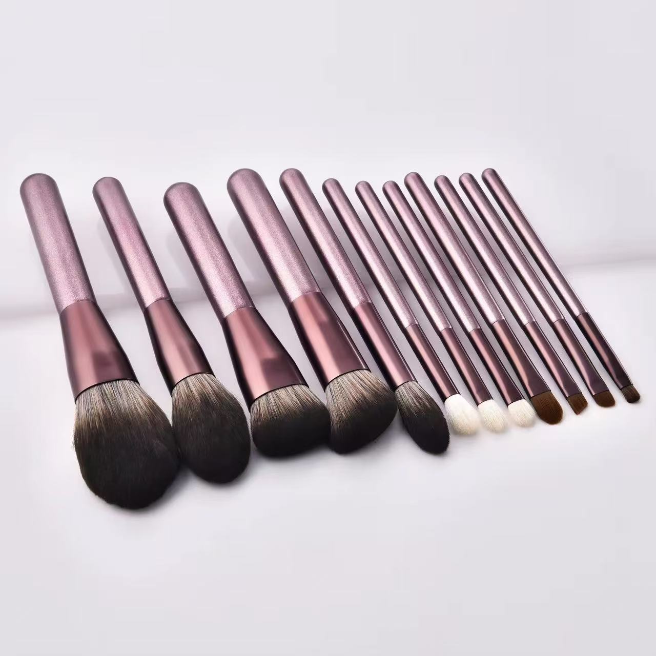 OEM Professional Custom Logo Fluffy Makeup Brushes Strong Pickup Even Powder Soft Skin Face Contour Portable Makeup Brush Set