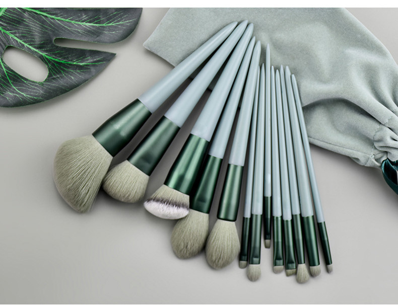 Makeup Brush Set Image 10