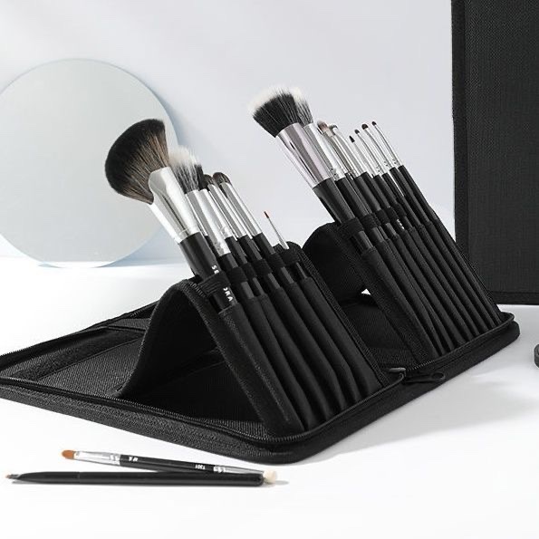 Canvas Makeup Brushes Detail 8