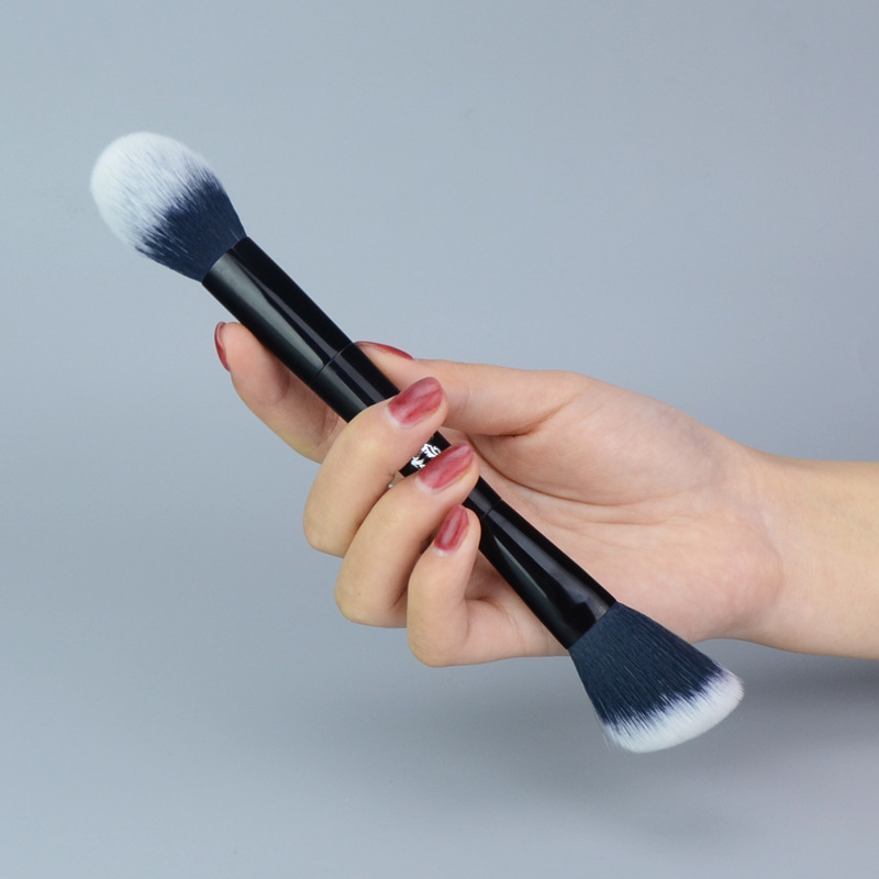 High Quality Custom Makeup Brush Set Including Powder Foundation and Concealer Brush