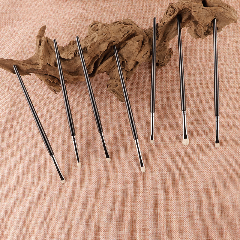 Cangzhou Seven-Piece Wooden Handle Pony Hair Eye Shadow and Eyeliner Makeup Brush Set with Sleeping Silkworm Brush