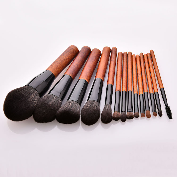 Professional Premium Synthetic Wooden Nature Hair Foundation Powder Concealers Eye Shadows Makeup Brush Sets