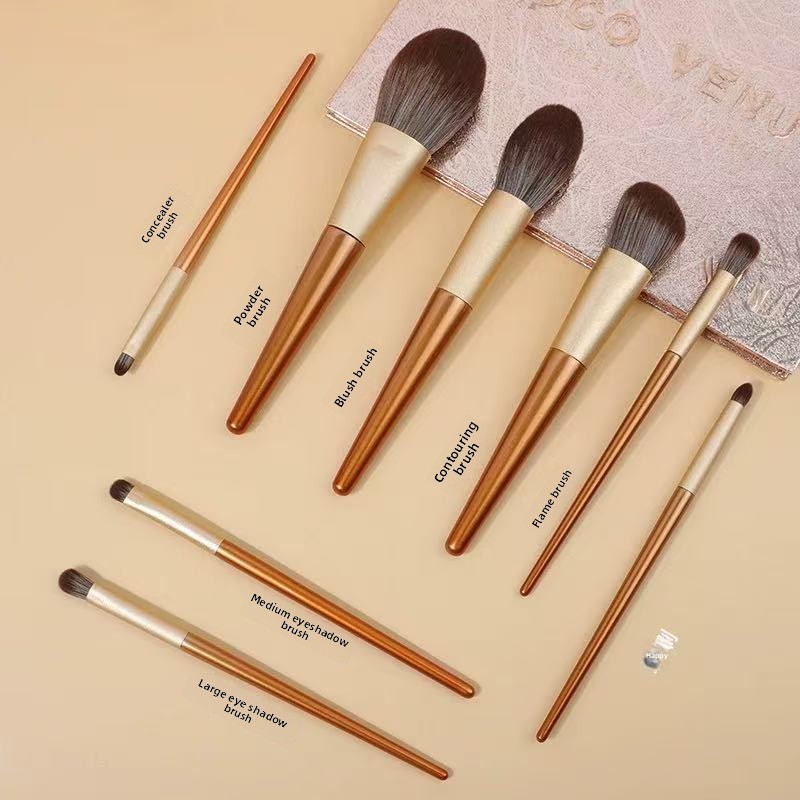 Outline a Three-dimensional Contour 8 Pack Makeup Brushes Soft Fiber Coverage Face Finish Professional Custom Makeup Brush Set