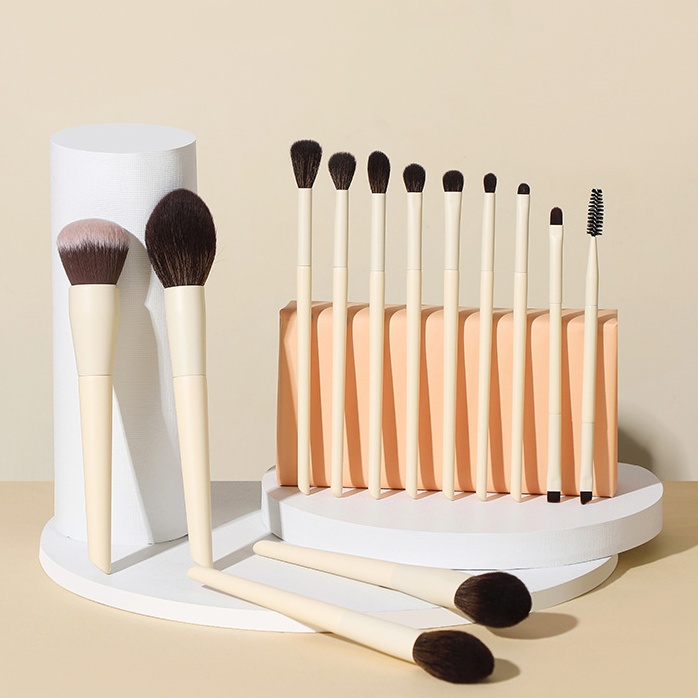 Makeup Brush Image 1