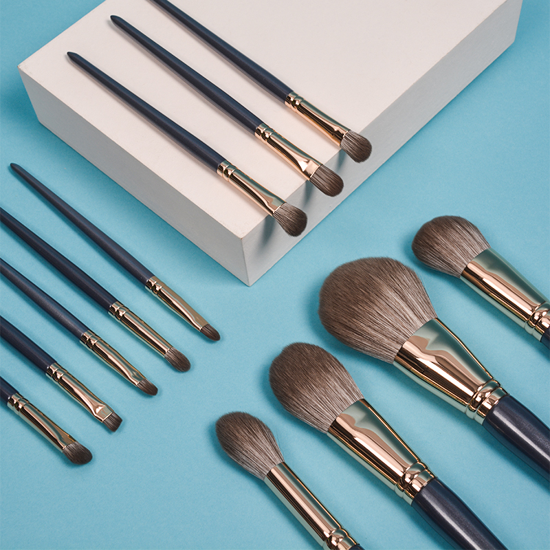High End Private Label 11Pcs Wooden Handle Synthetic Face Concealer Makeup Brush Kit Professional Makeup Artist Brush Set
