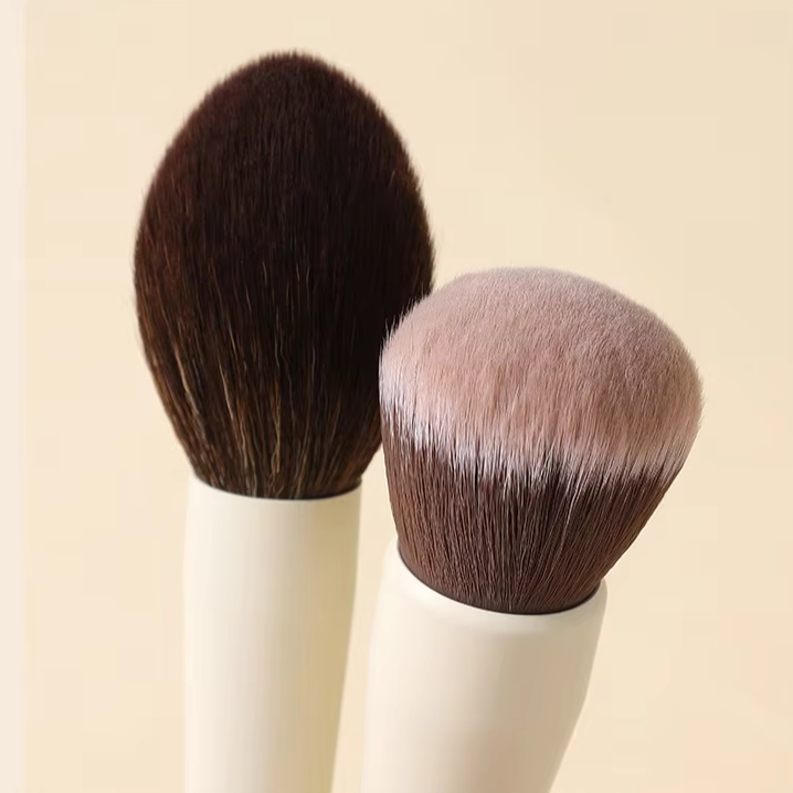 High Quality Custom Logo 13pcs Wood Makeup Brush Set Soft Loose Synthetic Hair Foundation Blush Eye Shadow Highlighter for Face